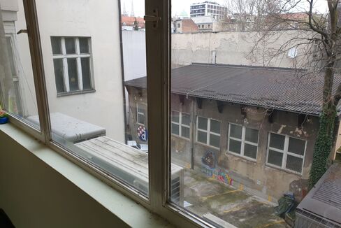 116889_10_8967