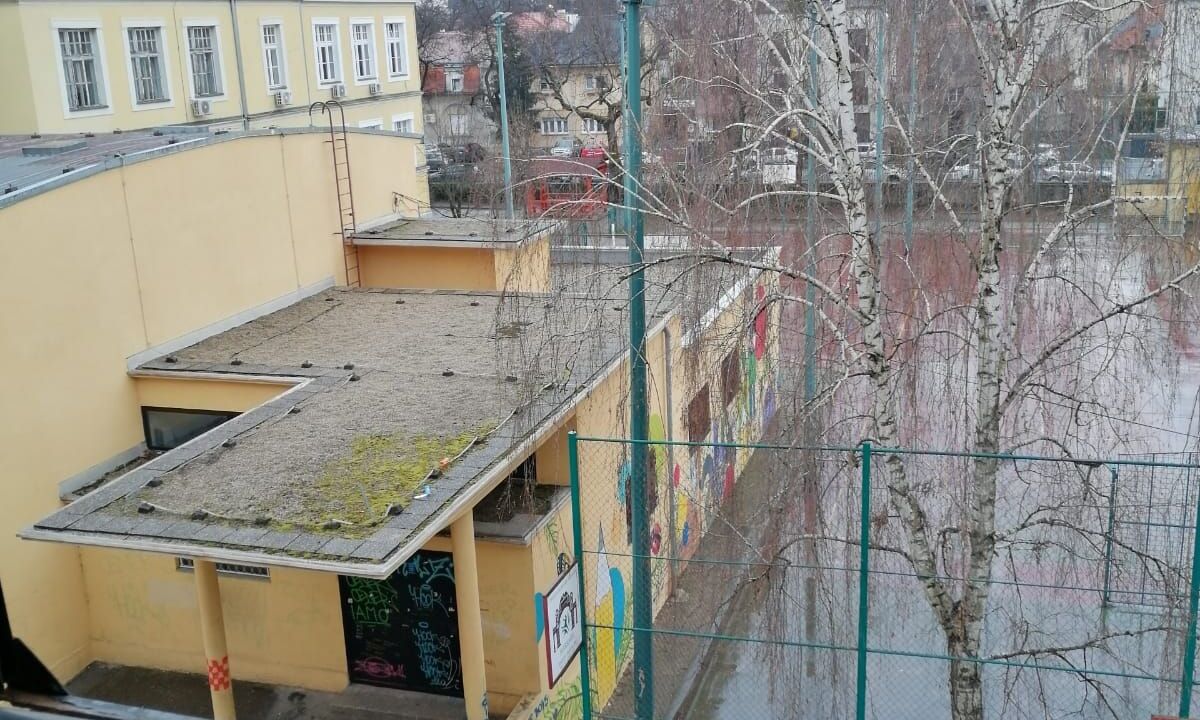 116938_110_9873