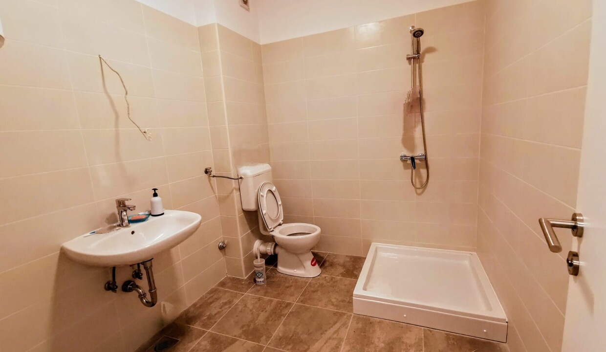 185290_4_1785858917